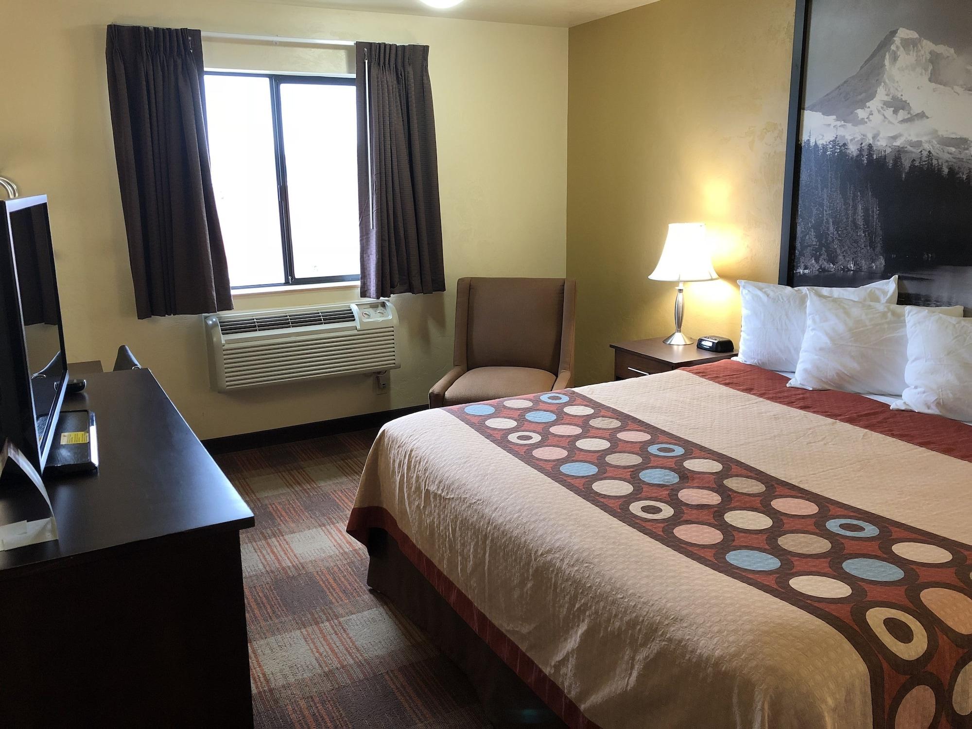 Super 8 By Wyndham Motel